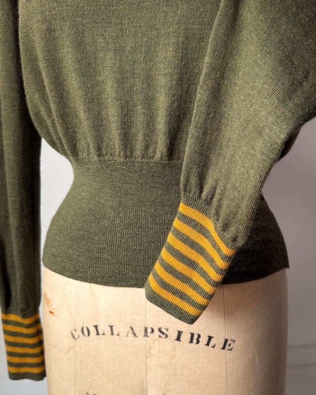 90s Olive Green Merino Wool Sweater / M