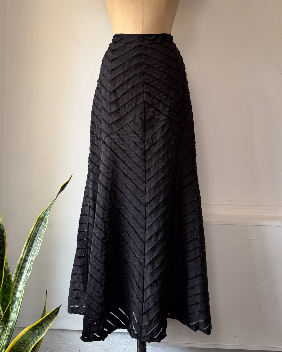 Y2K Black Chevron Applique Textured Maxi Skirt / L