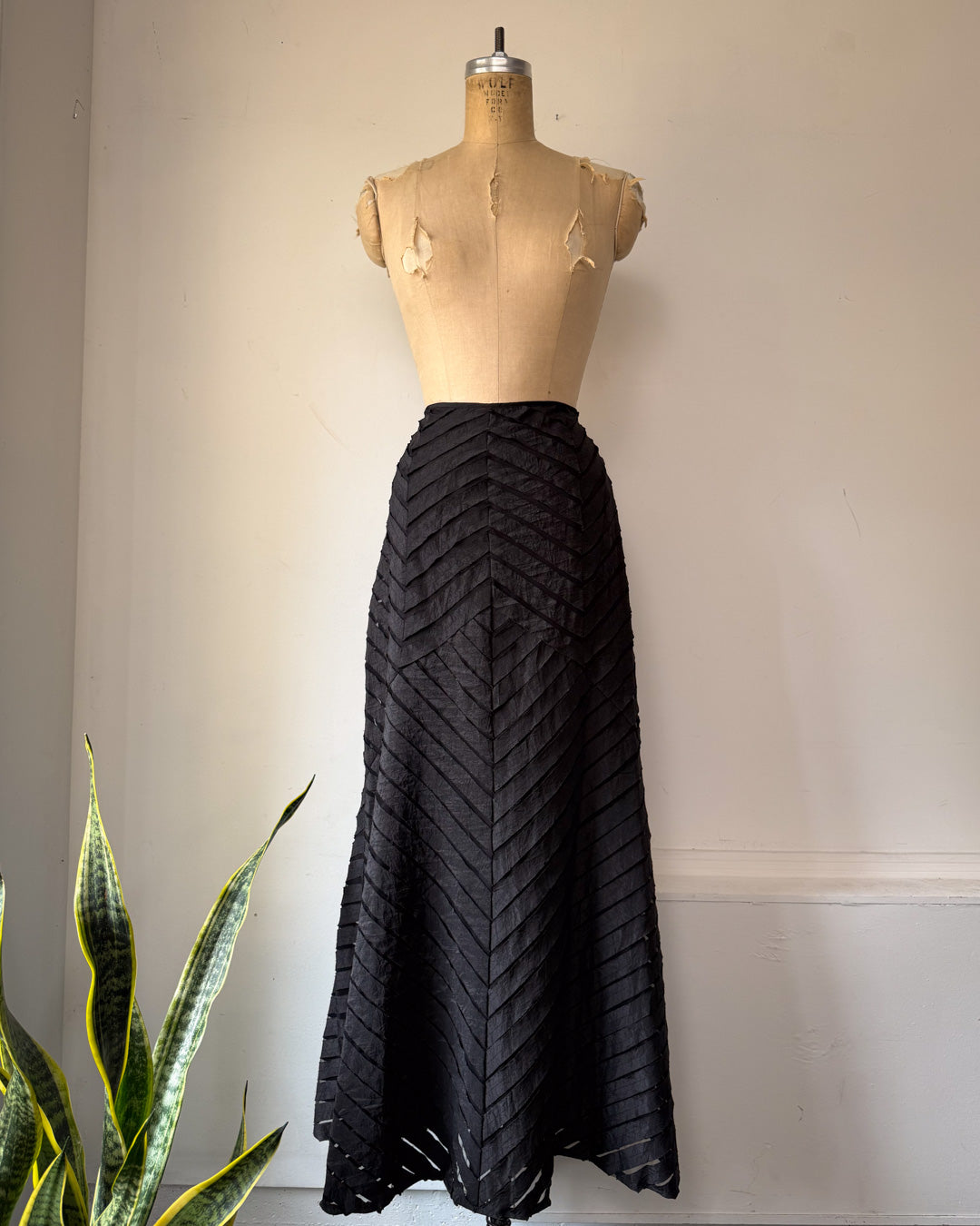 Y2K Black Chevron Applique Textured Maxi Skirt / L