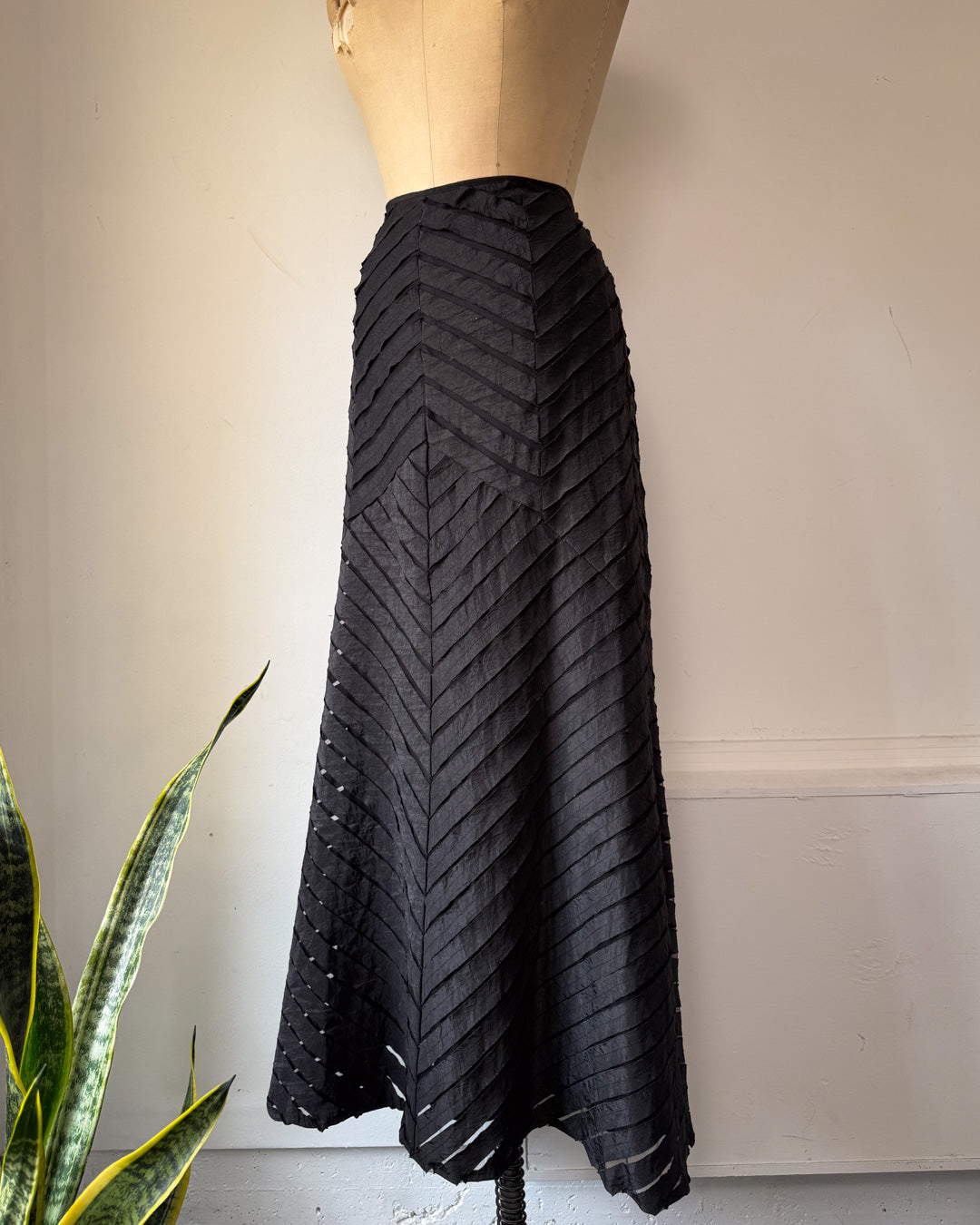 Y2K Black Chevron Applique Textured Maxi Skirt / L