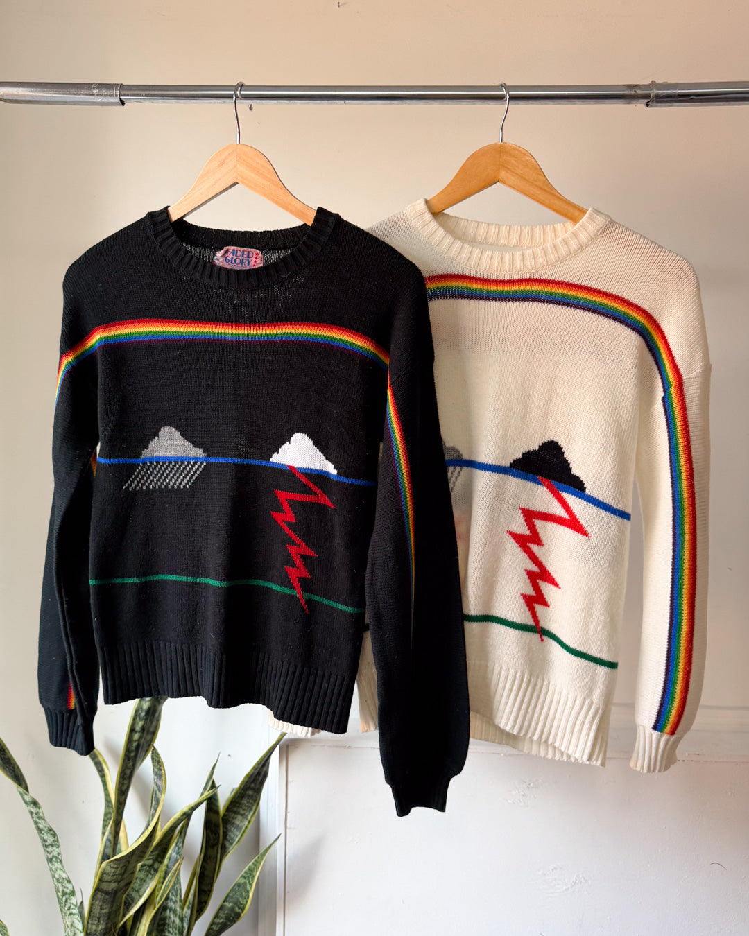 Rare 70s White Novelty Rainbow Sweater / S