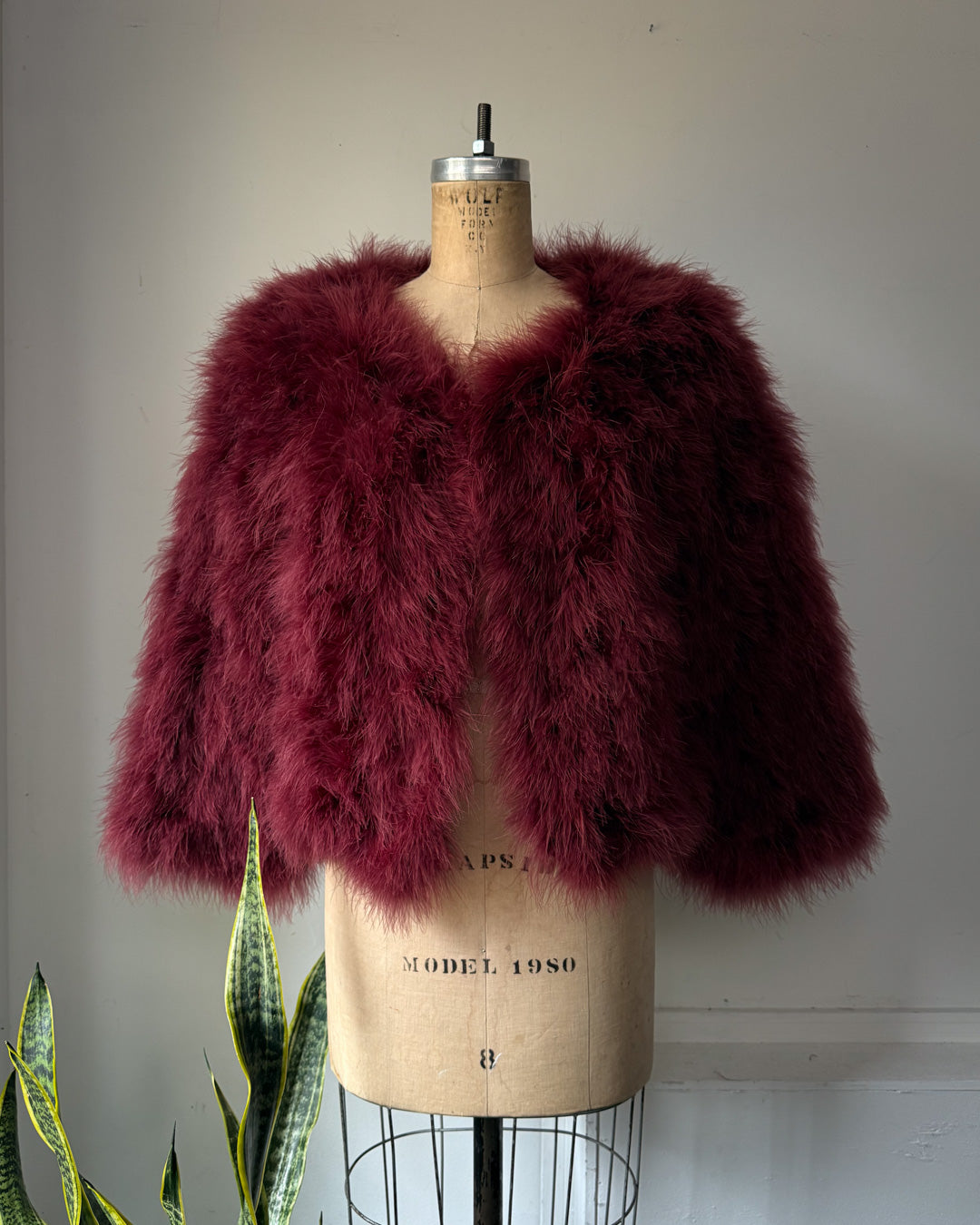 00s Wine Red Fluffy Marabou Feather Jacket / S-L