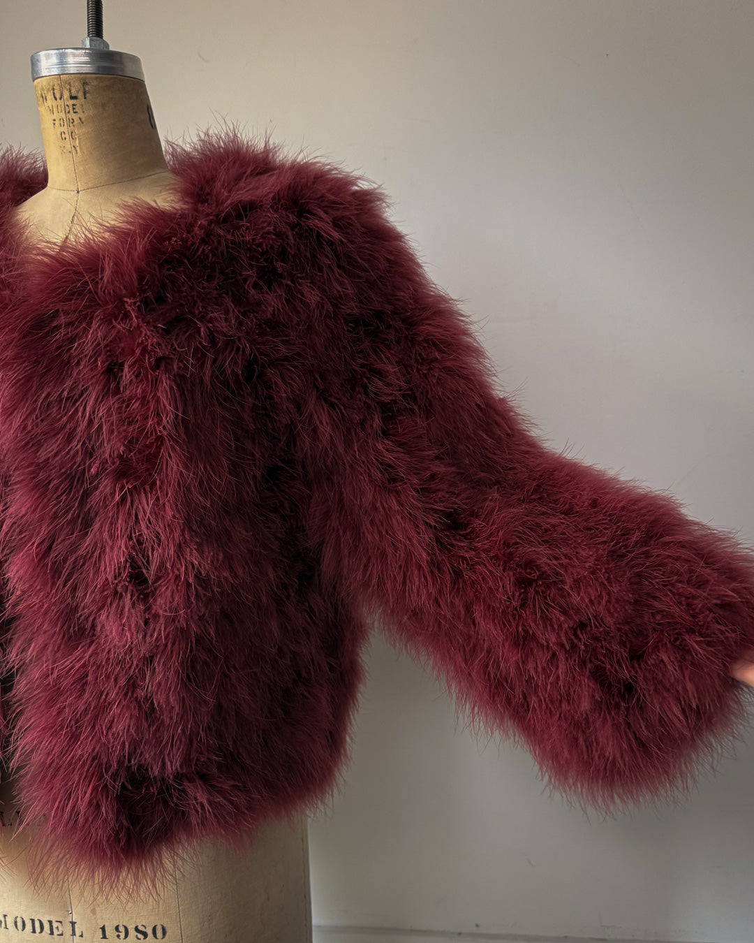 00s Wine Red Fluffy Marabou Feather Jacket / S-L