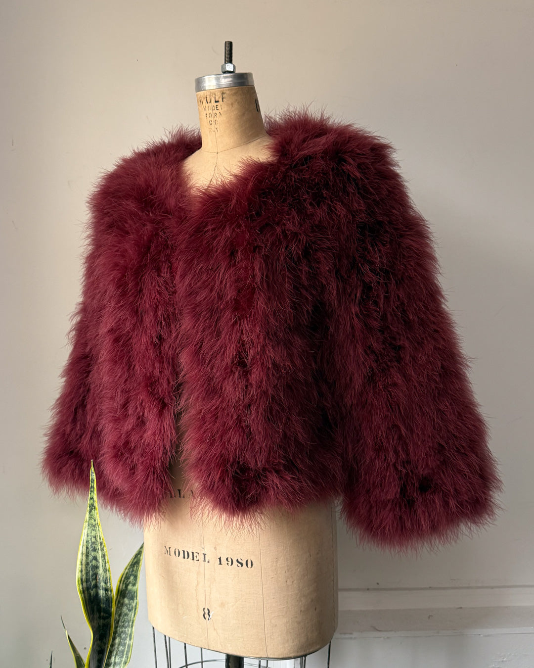00s Wine Red Fluffy Marabou Feather Jacket / S-L