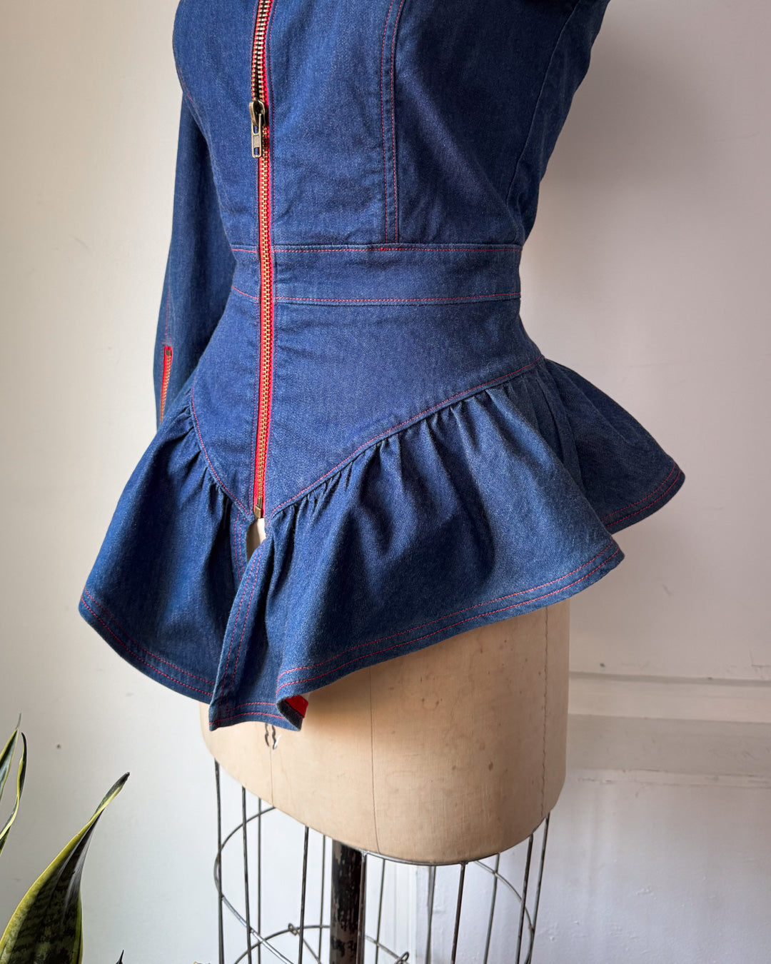 00s Betsey Johnson Blue Denim Ruffled Peplum Contrast Zipper Jacket  / S